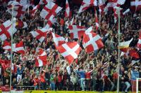 La afición sevillista celebra el triunfo aplastante sobre el Betis