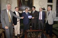 -ALCALDE_Y_NUEVOS_PROPIETARI.jpg de Reporteros ABC--0PQO0534.jpg-