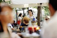 -camarera2.jpg de Producción ABC-VAL